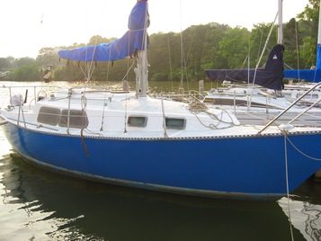 1979 Capital Yachts 28 | Duchess