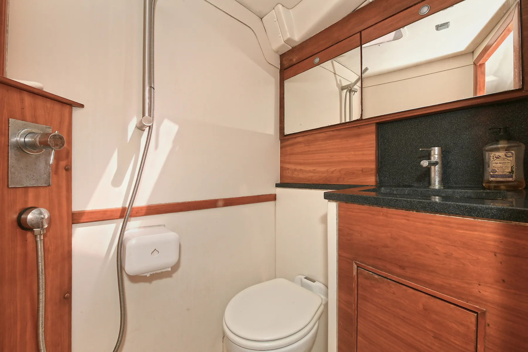 2008 Hanse 470e - Image 38